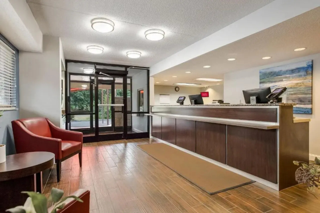 HomeTowne Studios by Red Roof Princeton - Ewing/ Lawrenceville