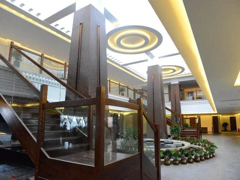 Qomo Langzong Hotel