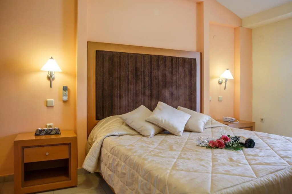 Hotel Serenity Tolo