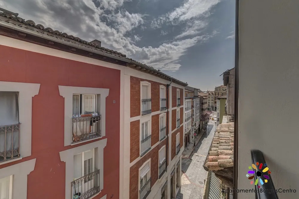 Burgos Rooms Catedral by Clabao