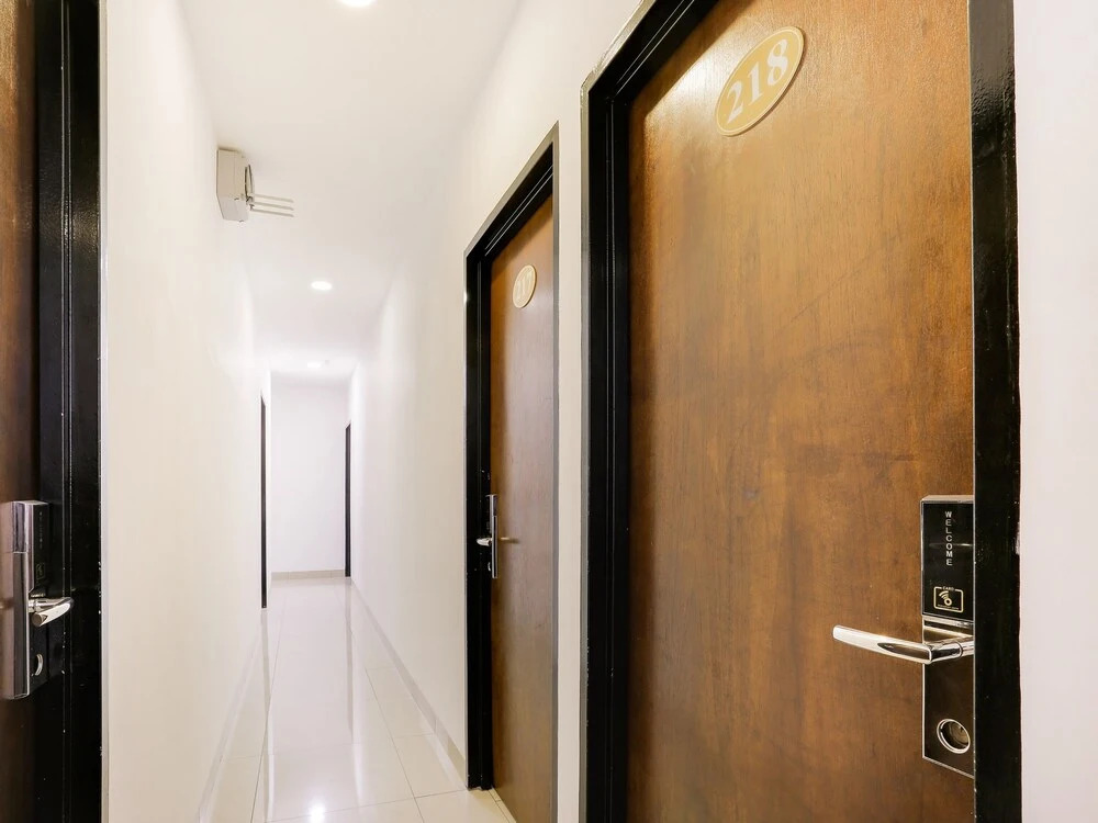 Rich Hotel