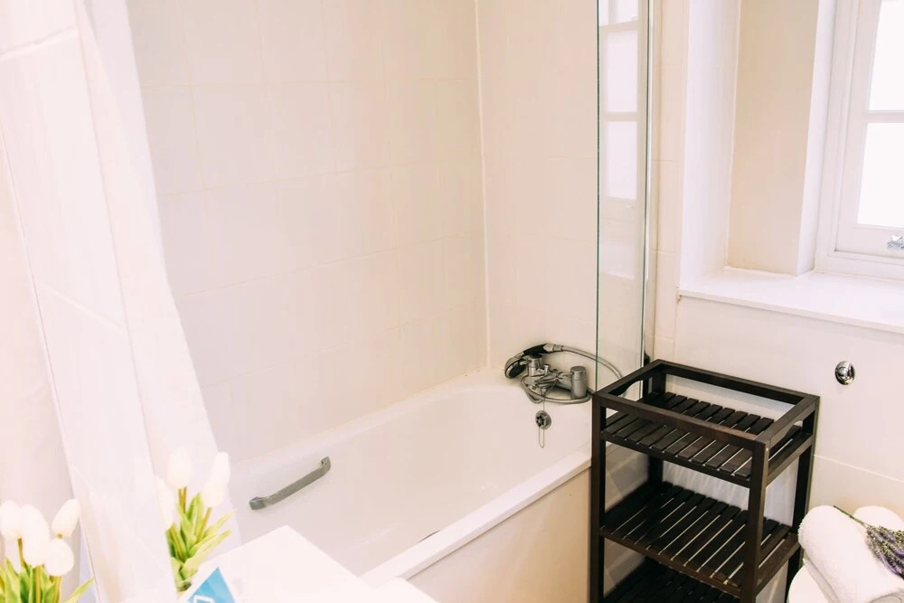 Modern Grove Court Apartment - ISMY