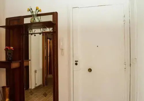 Easy House