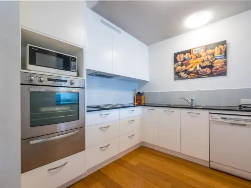 Seaspray U4, 21 Warne Tce