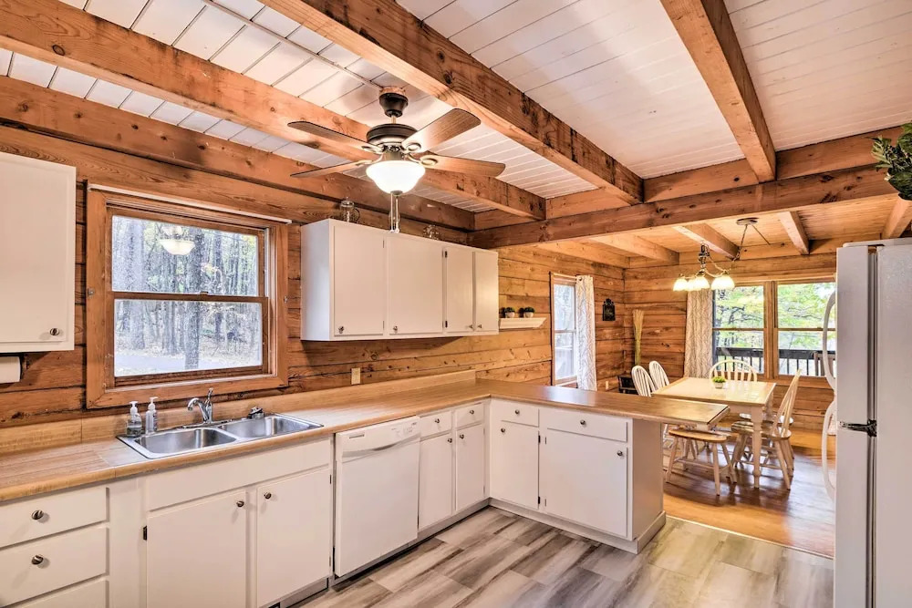 Cozy Alpine Lake Cabin w/ Pool & Lake Access!