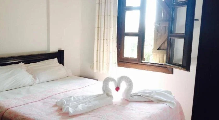 Yalcinkaya Tas Apart