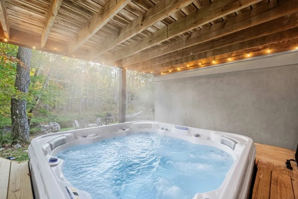 Streamside Hot Tub Dog Friendly Resort Access