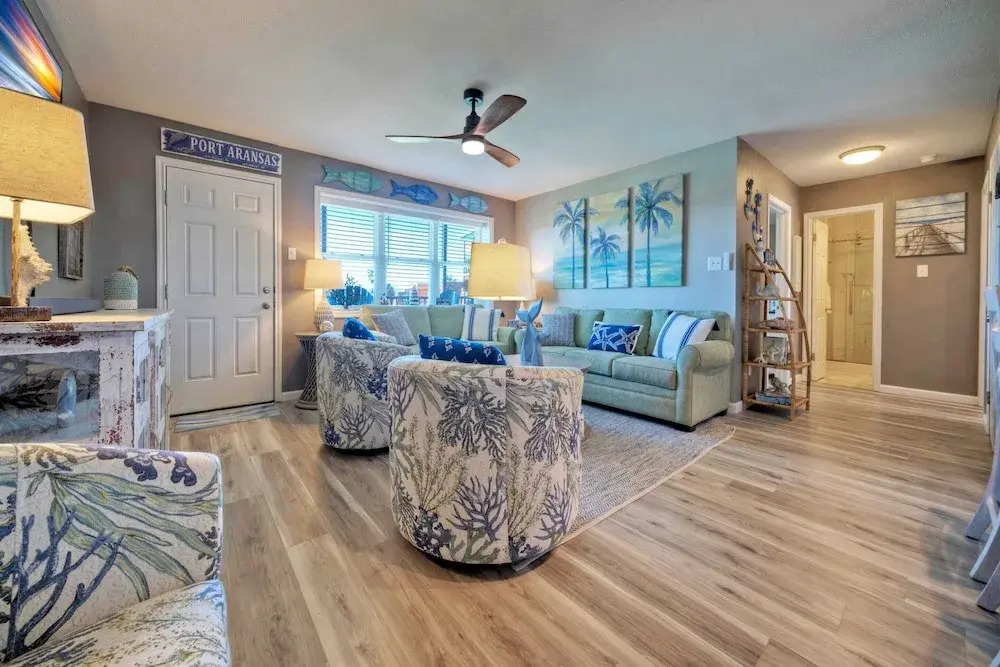 2 Condos Beach Access, 2 Pools, Pickleball & Tennis Island Retreat Complex