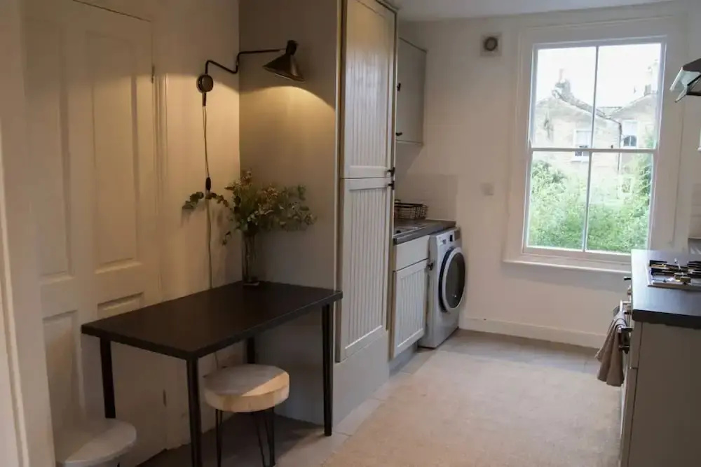 Elegant 2 Bed Close to Chatsworth Road