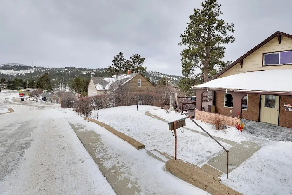 Lovely Black Hills Area Home: Covered Porch & Deck