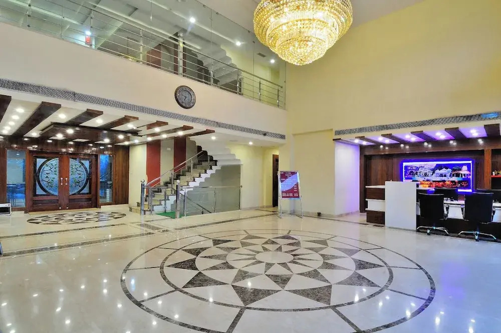 Hotel Crystal Ganga Heights 5 Min from Har Ki Pauri