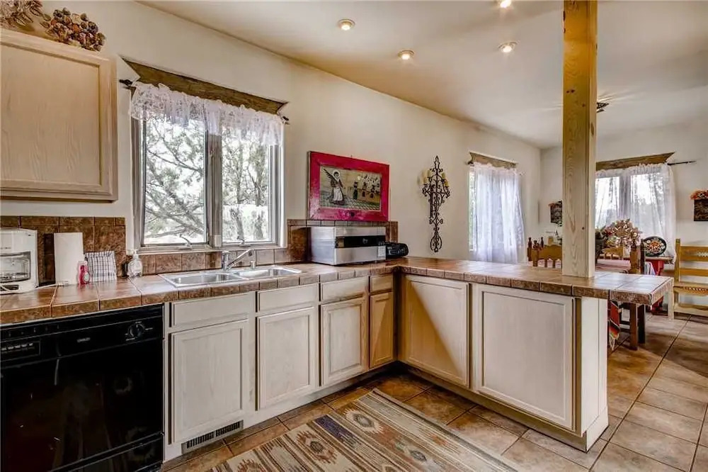 El Otro Mundo - Five Bedroom Home with Hot Tub