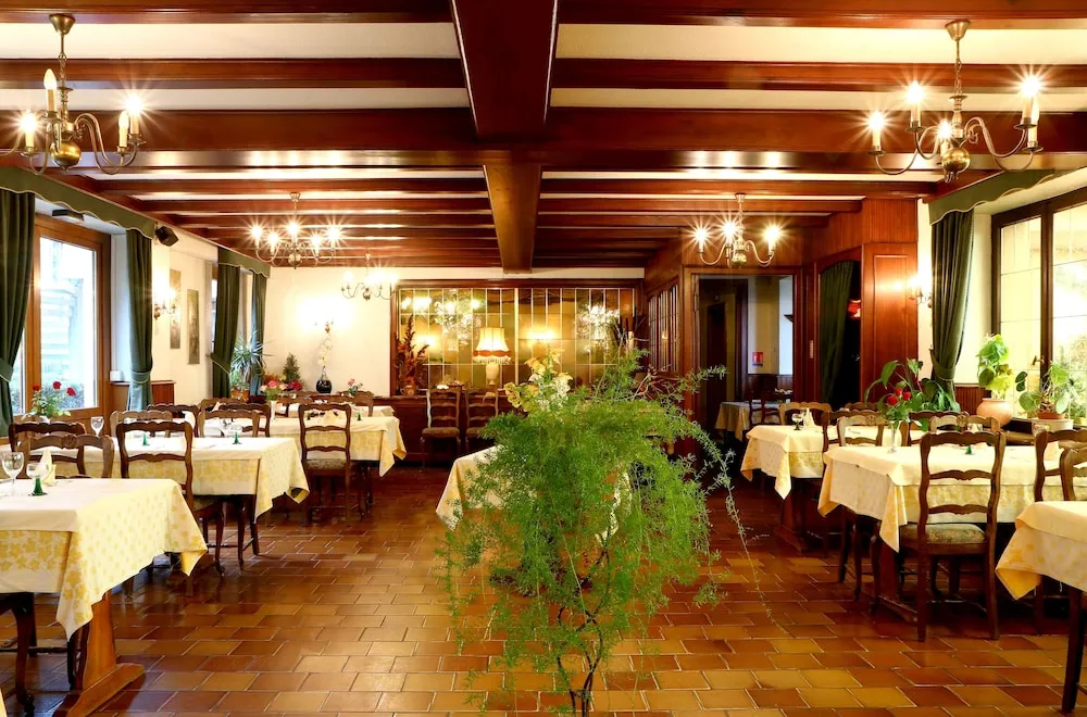 Logis Hôtel Auberge De La Foret
