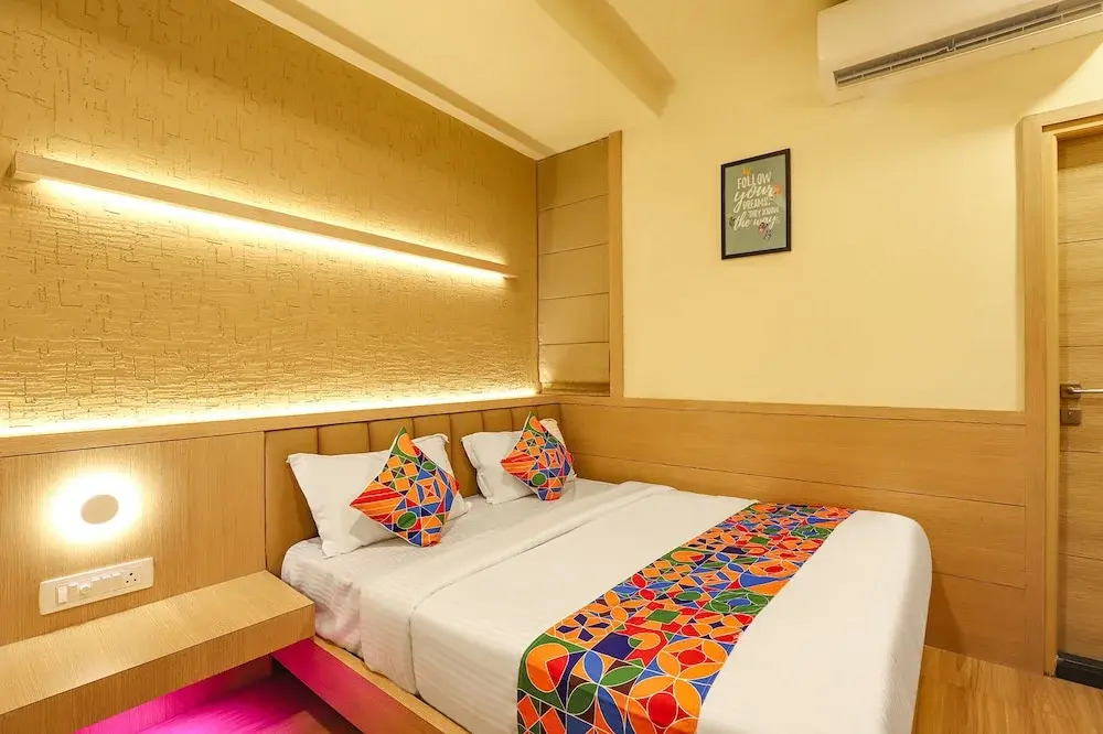 FabHotel Nestlay Rooms High Court