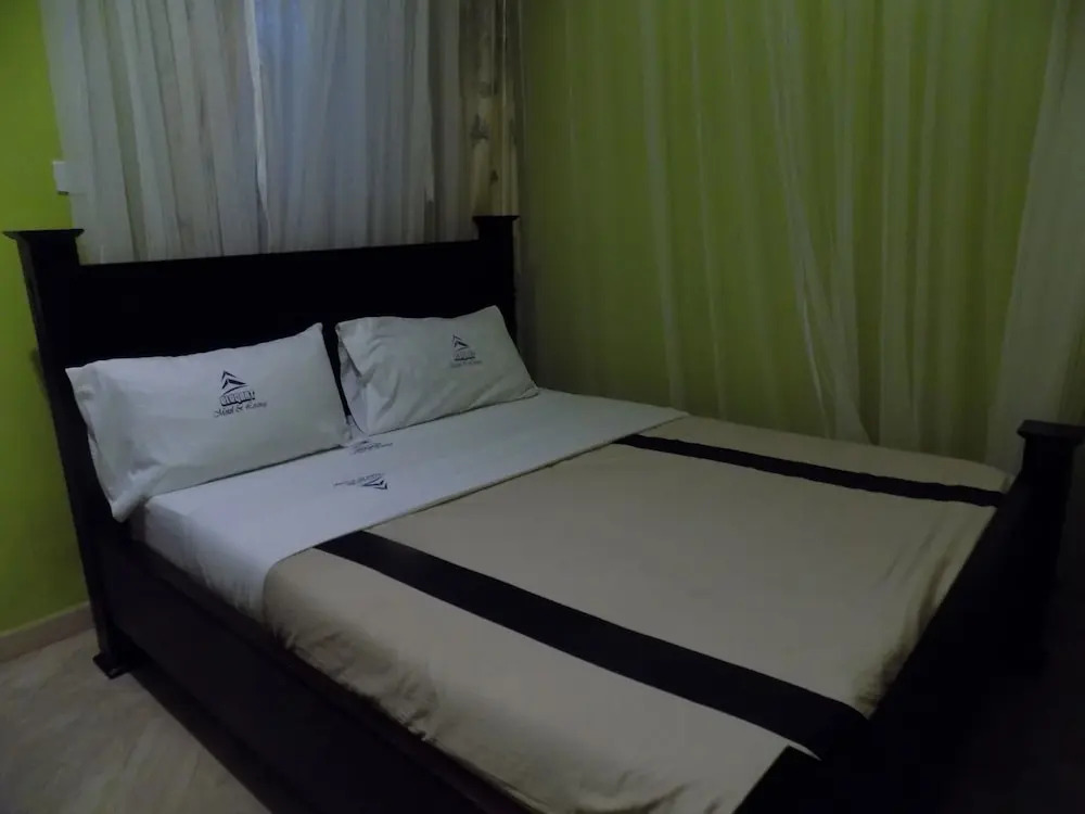 Elegant Motel