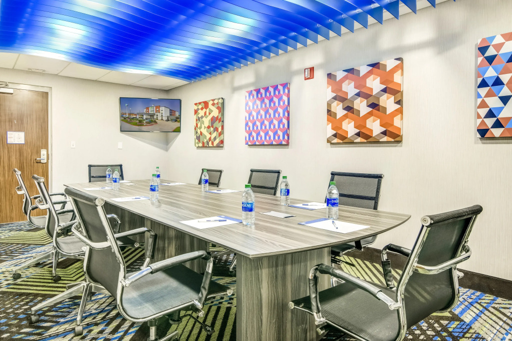 Holiday Inn Express & Suites Longview North by IHG