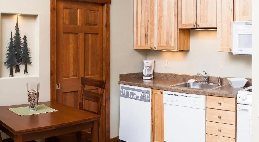 Glacier Ridge Suites