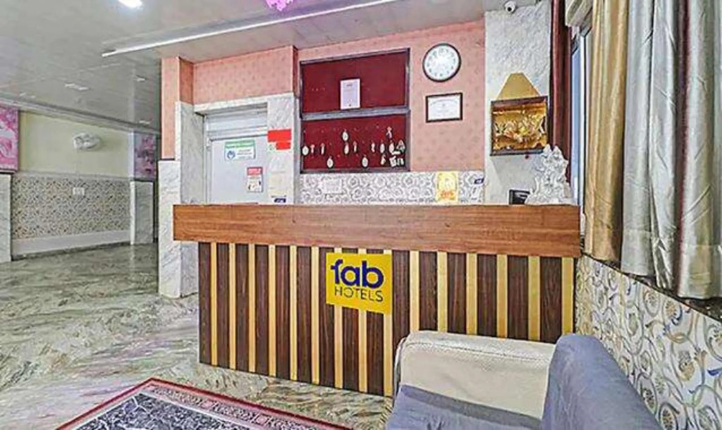 OYO 82149 Hotel Karma Palace