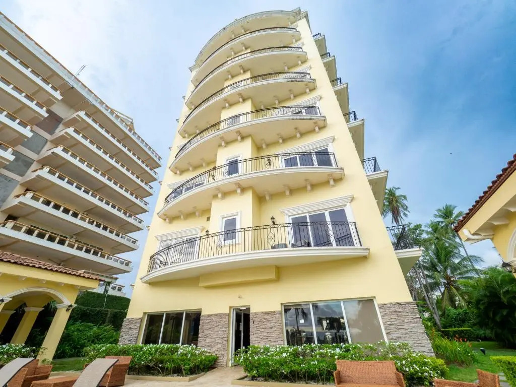 Ocean Terrace, Beachfront- A505
