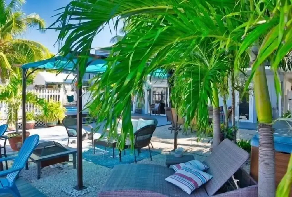 Beautiful Upper Unit With Dockage, Pool And Hot Tub 2 Bedroom Home by RedAwning