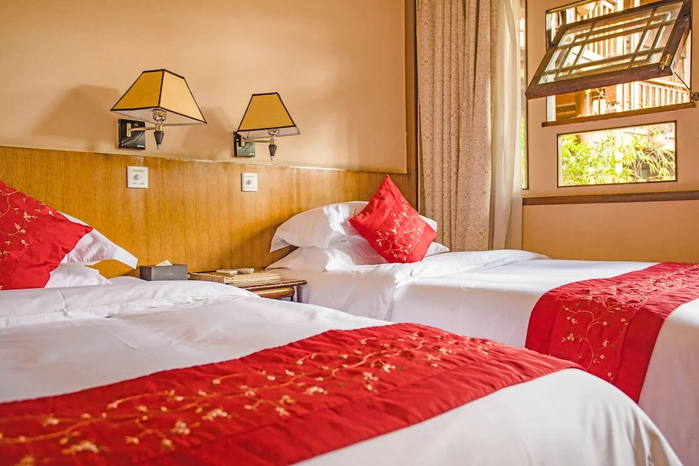 Zen Holiday Inn (Lijiang Ancient City Sifang Street)