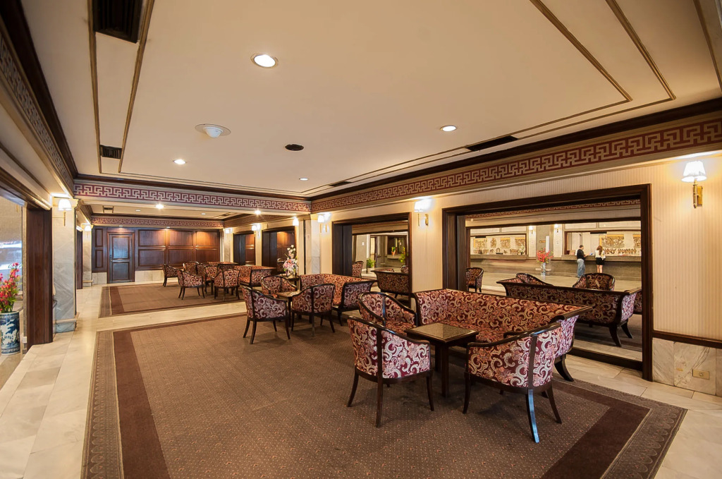 Diamond Plaza Hotel