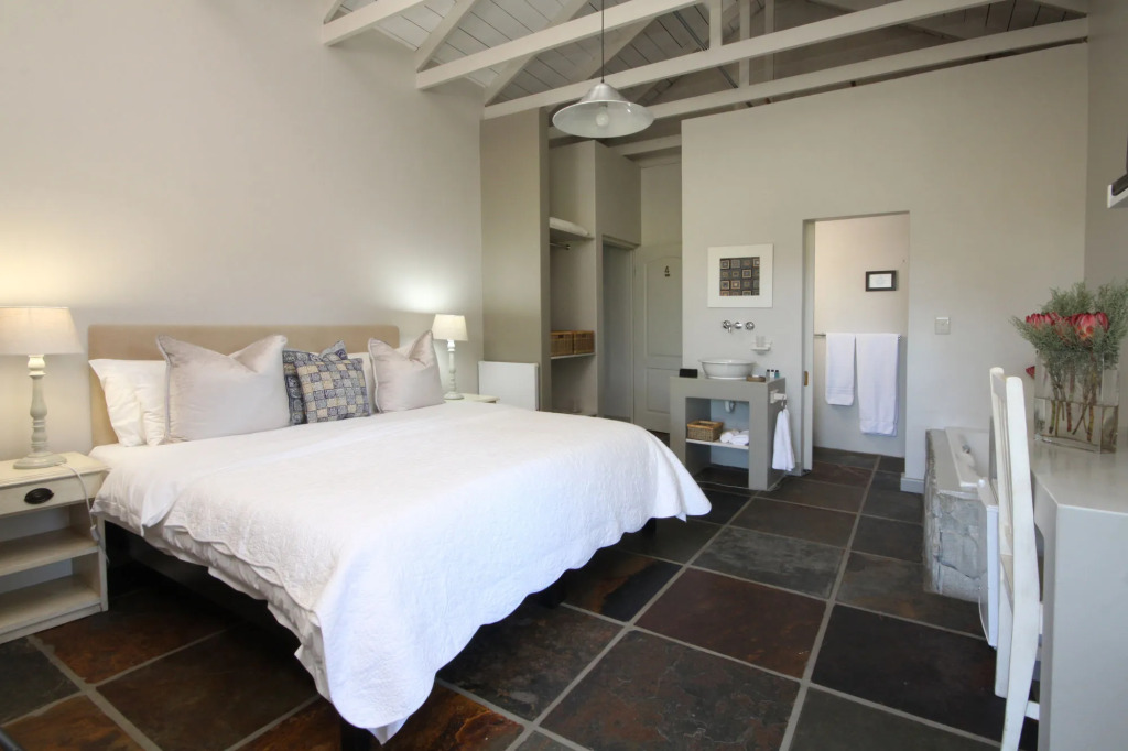 Hermanus Lodge on the Green - Solar Power