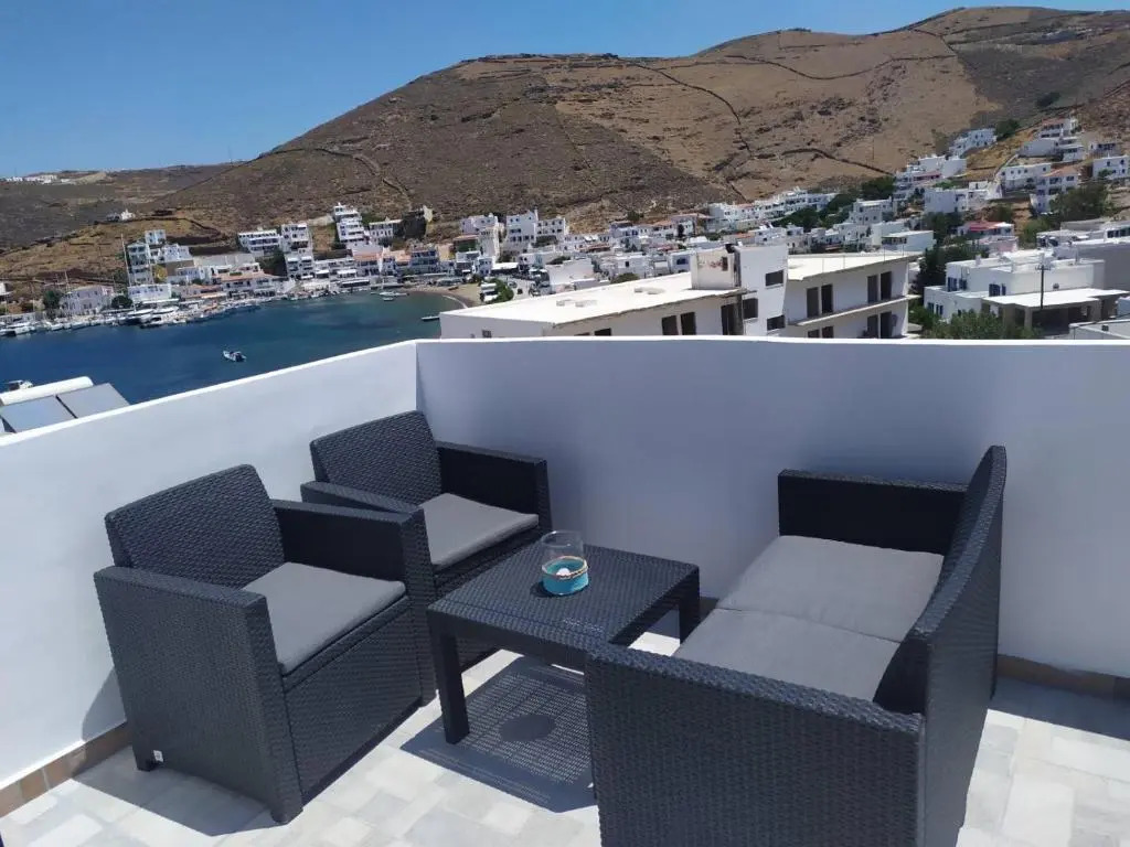 Cycladic house with a stunning view