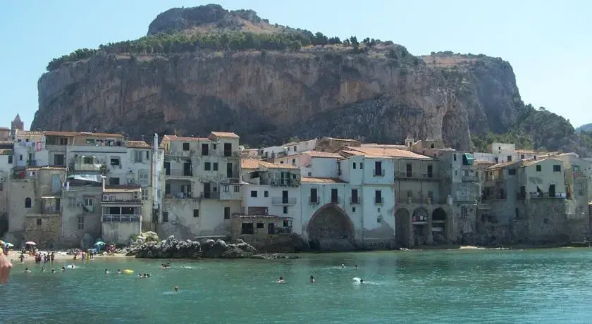 MANDRALISCA Apartments