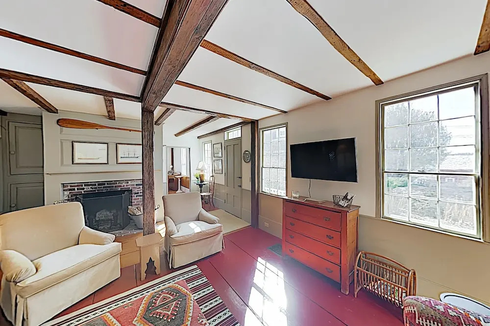 New Listing! All-suite Harbor-view W/ Deck 4 Bedroom Home