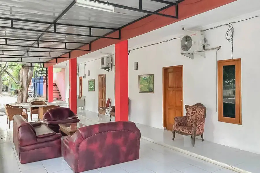 Rumah Panggung Guest House Syariah Mitra RedDoorz