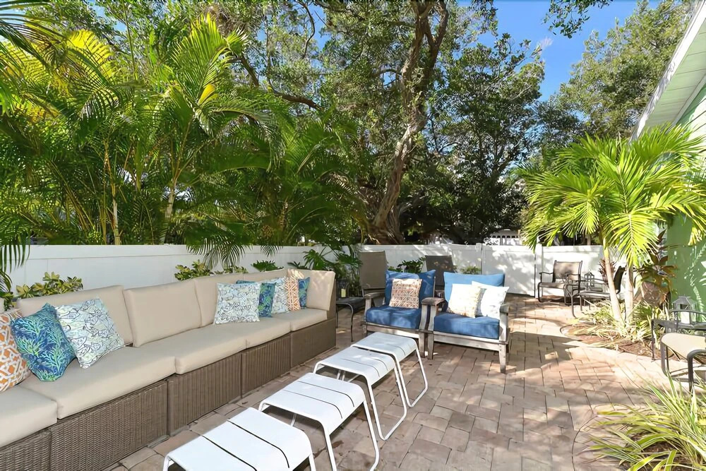Seagrass Retreat 5 Bedrooms 3 Bathrooms Home