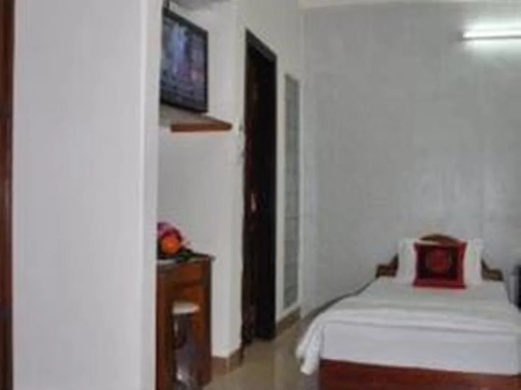 Vong Canh Hotel