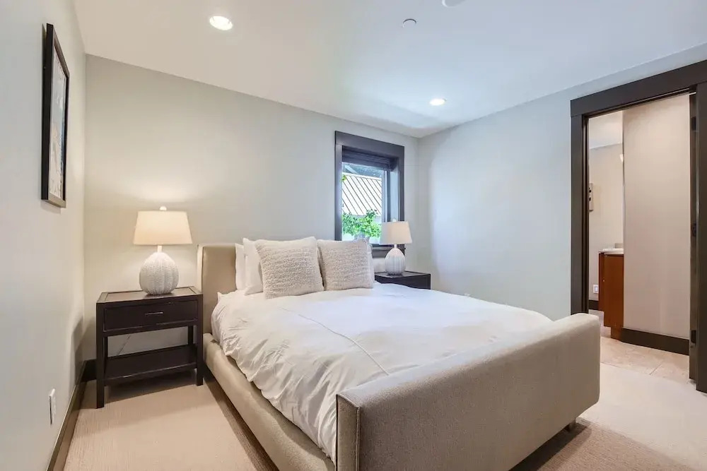 Elegant Mountain Getaway On Daly Ave 135 3 Bedroom Home by RedAwning