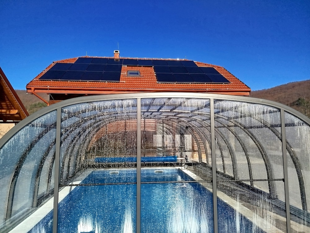 Villa Brusiana with heated pool