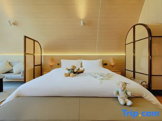 Yingge Treading on the Waves Boat House Homestay