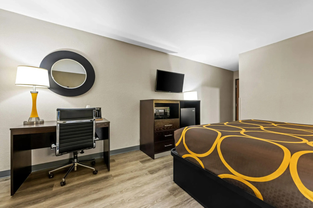 Super 8 by Wyndham Homewood Birmingham Area