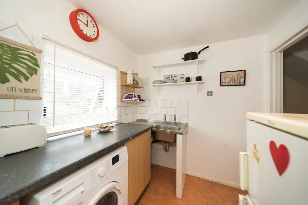 London Victoria Park 2 Bed Apt
