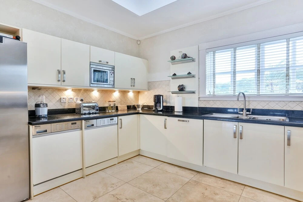 Cayman Villa - Contemporary 3 bedroom Villa with Stunning Ocean Views 3 Villa by RedAwning