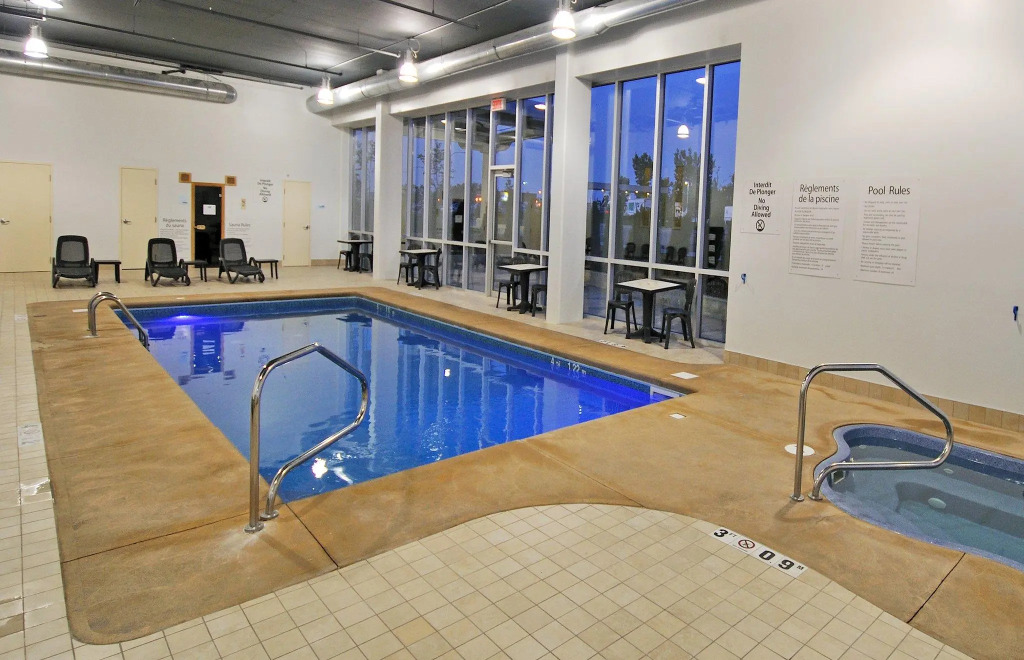Holiday Inn & Suites Montreal Airport by IHG