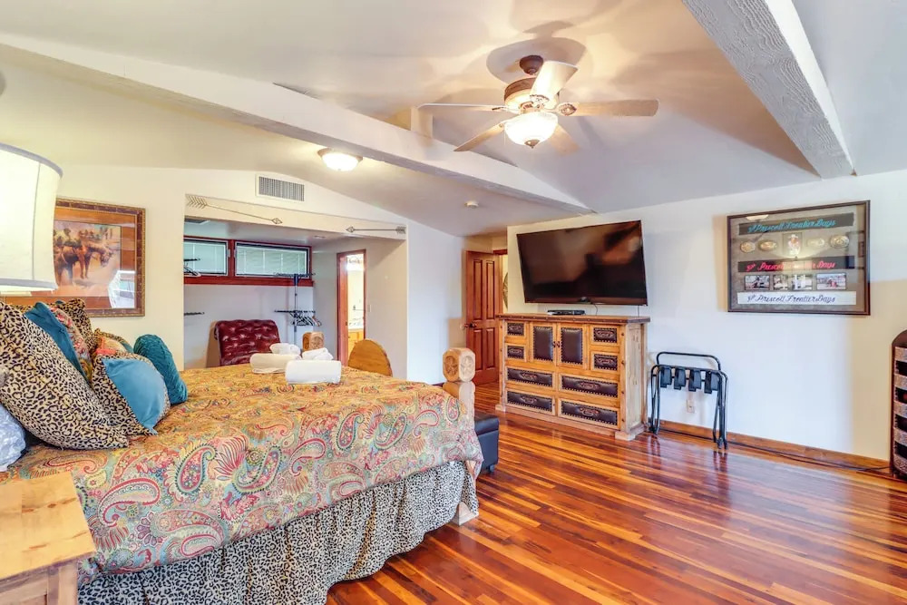 Home Near Sabino Canyon: Hot Tub & Swim Spa Access