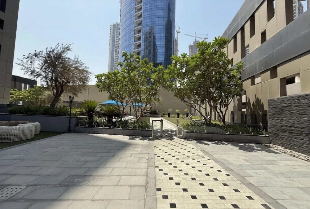 WYZ RENT|Grand 1BR Cour Jardin Near Bay Avenue