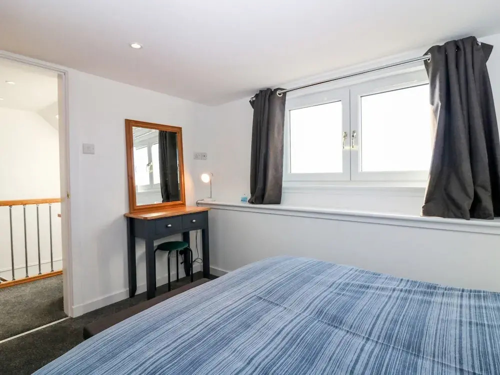 Dolphin Cottage