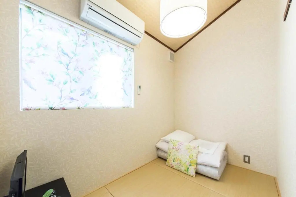 Guesthouse Na-No-Hana - Caters to Women - Hostel