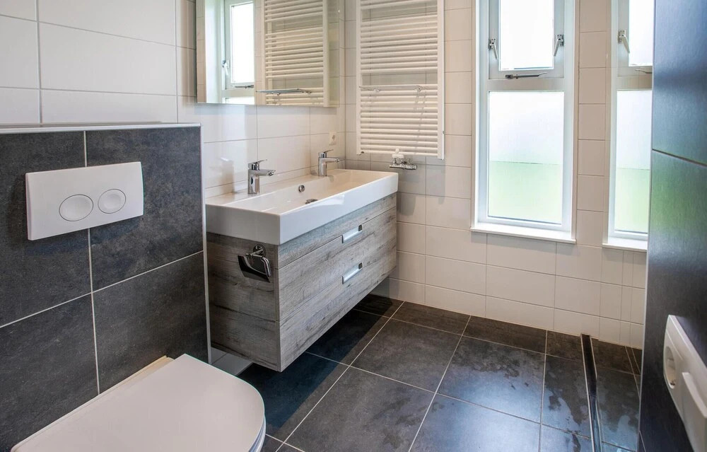 Nice Home in Heinkenzand With Wifi and 3 Bedrooms