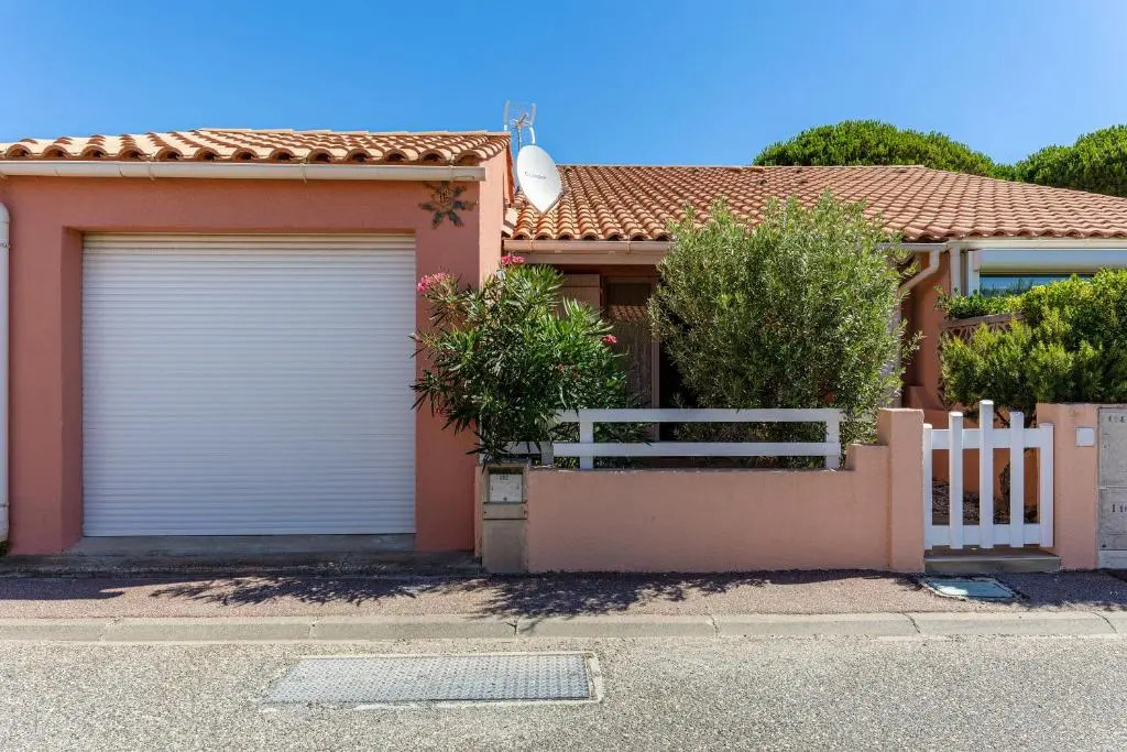Gruissanne - Maison avec piscine, à 150m de la plage