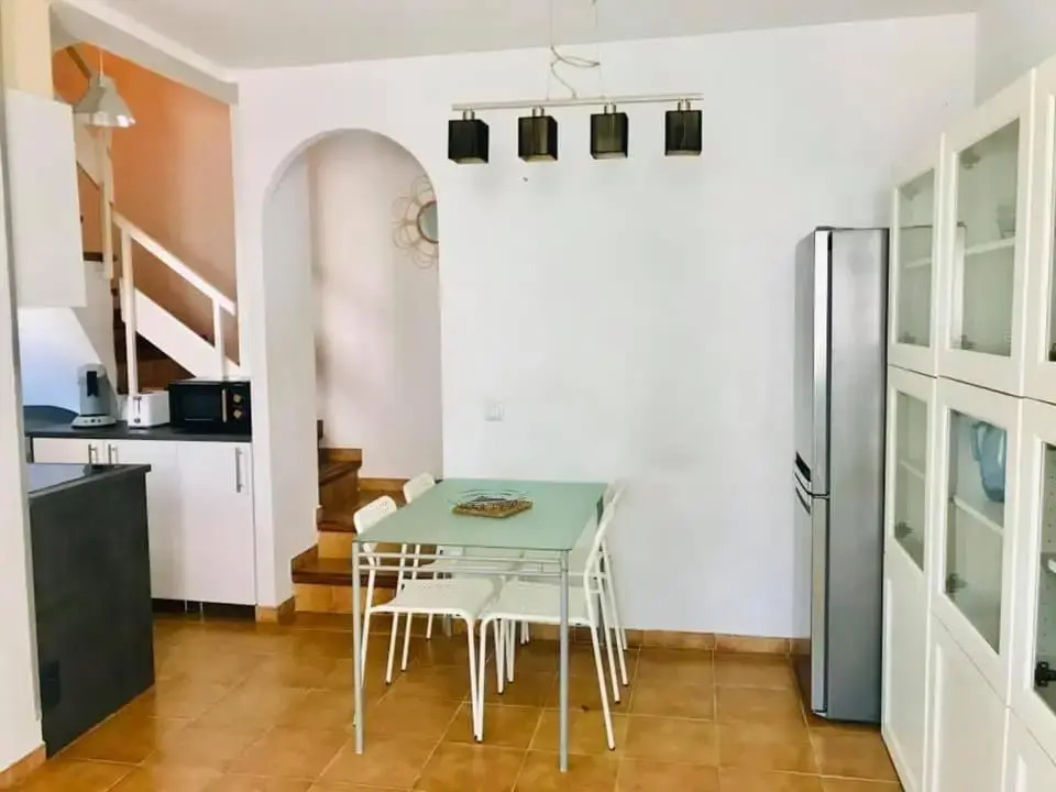 Charmante maisonnette avec piscine communautaire, idéale vacances familiales