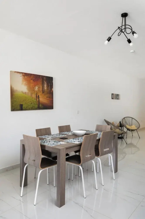 3BR Country Retreat with Large Terrace