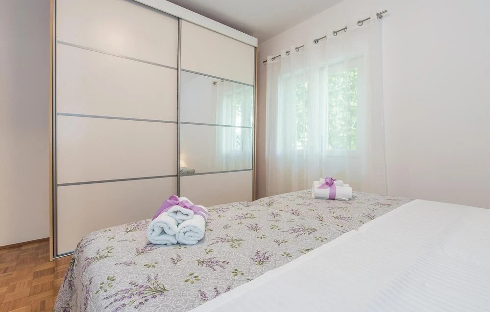 Beautiful Apartment in Vodice With Wifi and 2 Bedrooms