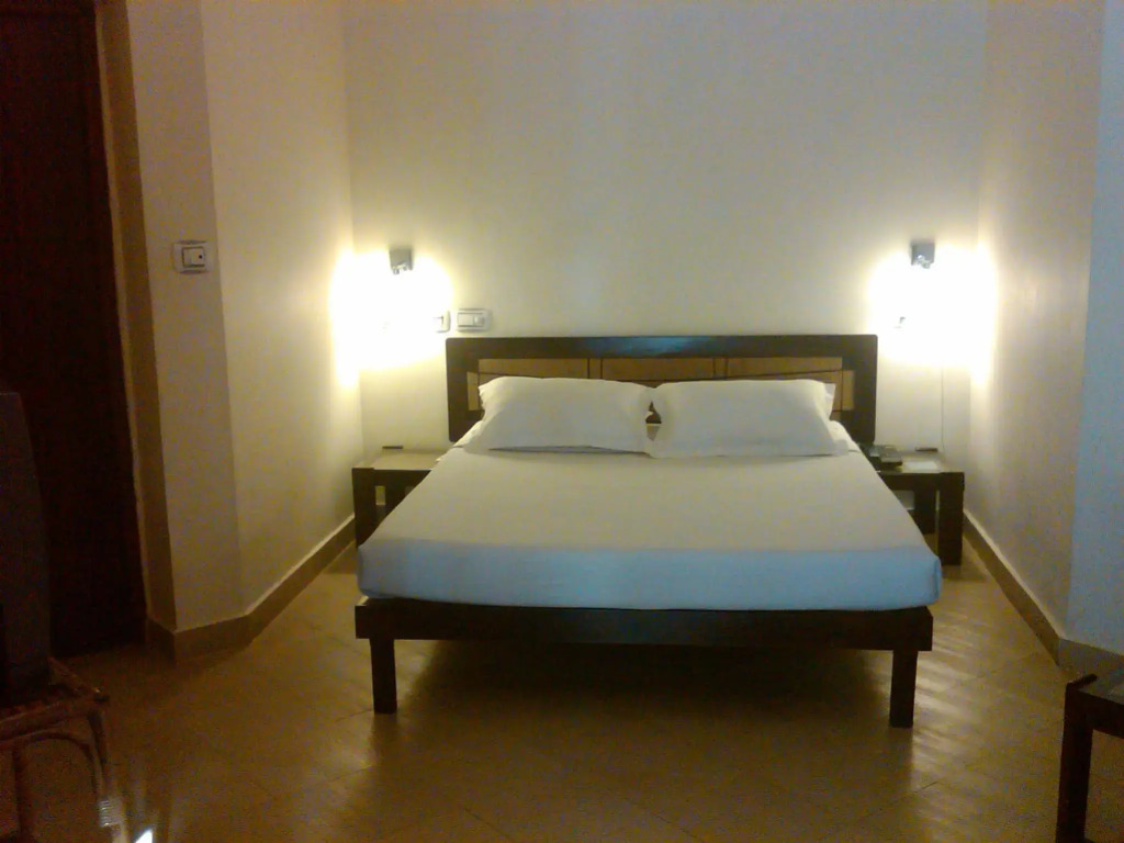 Deshadan Cliff and Beach Resort